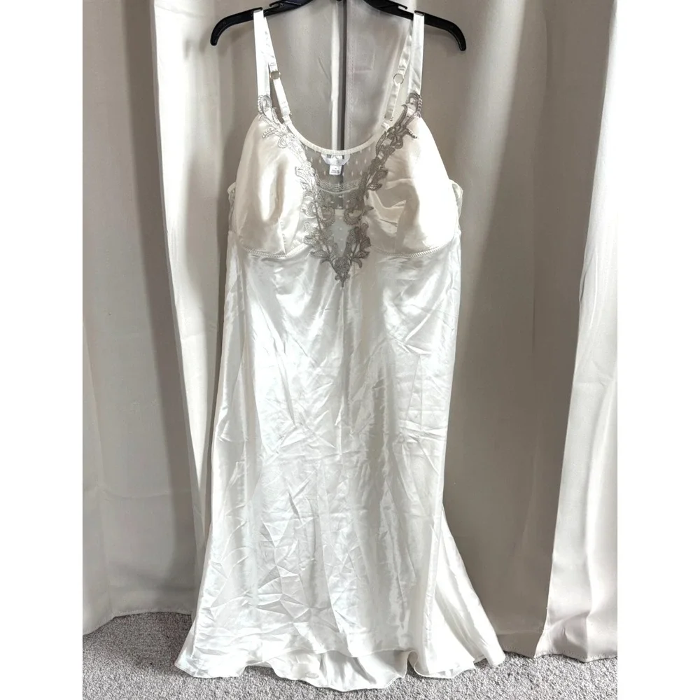 Flora Nikrooz Nightgown XL Babydoll Satin Lace Coquette Romantic Sexy READ 17909